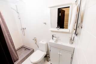 Апартаменты Art Apartments Rynok Square Львов Номер-студио с балконом-8