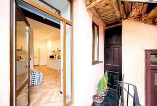 Апартаменты Art Apartments Rynok Square Львов Номер-студио с балконом-23