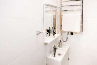 Апартаменты Art Apartments Rynok Square Львов Номер-студио с балконом-4