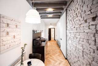 Апартаменты Art Apartments Rynok Square Львов Стандартный номер-студио-3